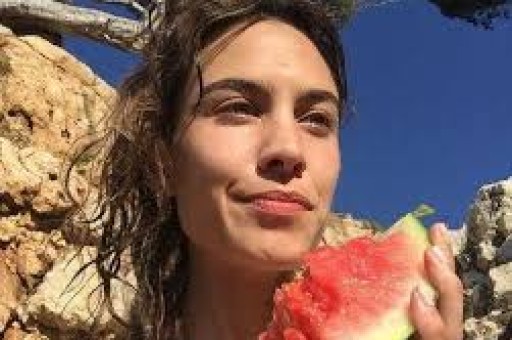 檀健次人设崩塌向女网红示弱频送红包风波后复出现场彻底失控